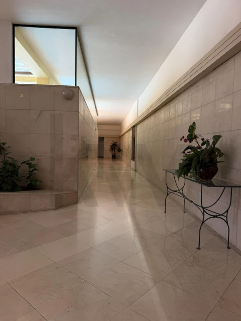 Apartamento T4 para Arrendamento em Carnaxide e Queijas