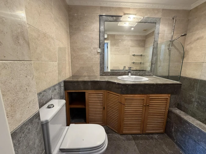 Apartamento T4 para Arrendamento em Carnaxide e Queijas Foto 23