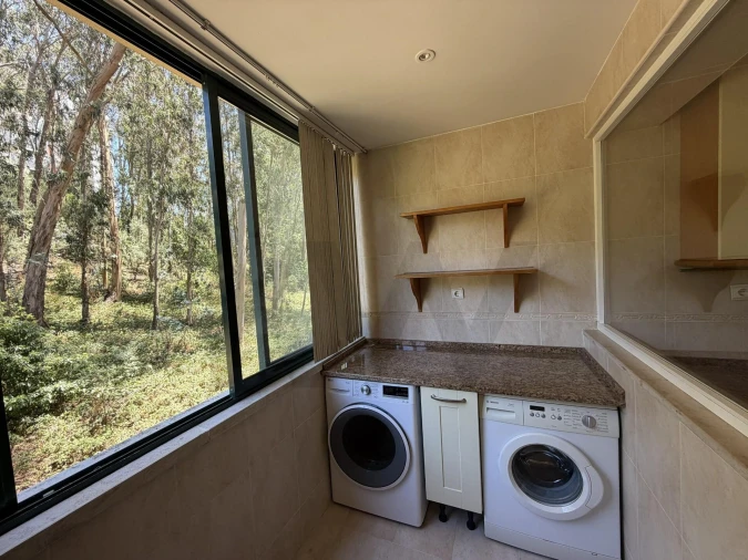 Apartamento T4 para Arrendamento em Carnaxide e Queijas Foto 9
