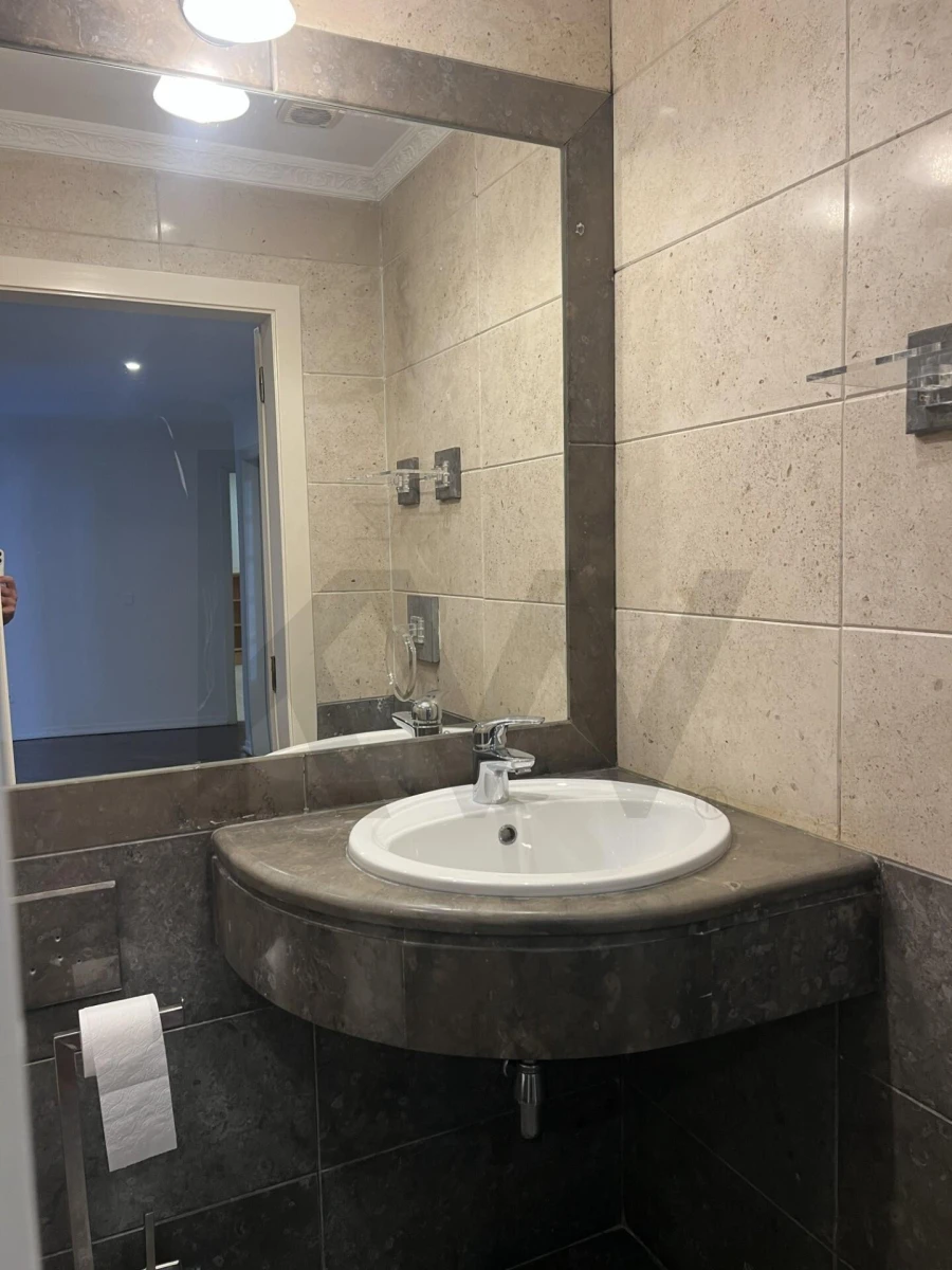 Apartamento T4 para Arrendamento em Carnaxide e Queijas Foto 15