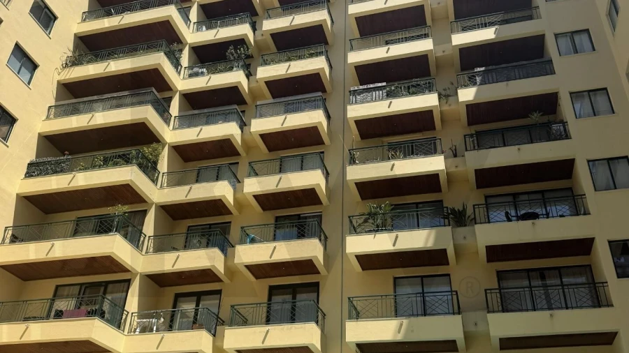 Apartamento T4 para Arrendamento em Carnaxide e Queijas