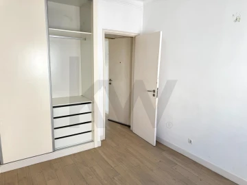 Apartamento T1 para Arrendamento em Arroios