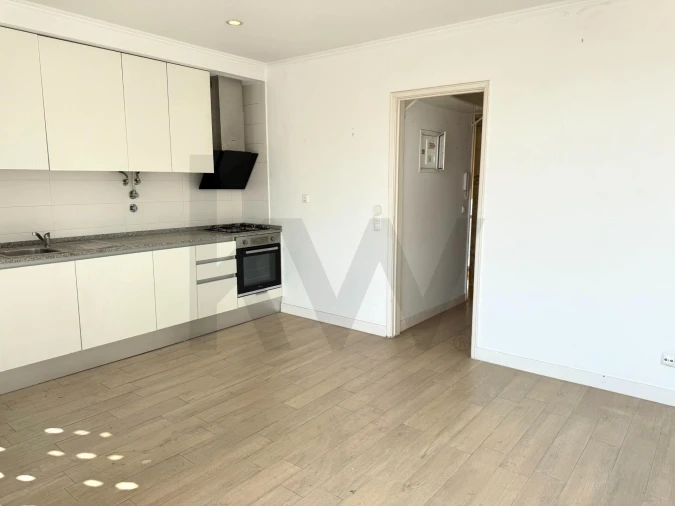 Apartamento T1 para Arrendamento em Arroios Foto 3
