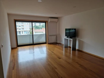 Apartamento T3 para Arrendamento em São Vitor (Braga)