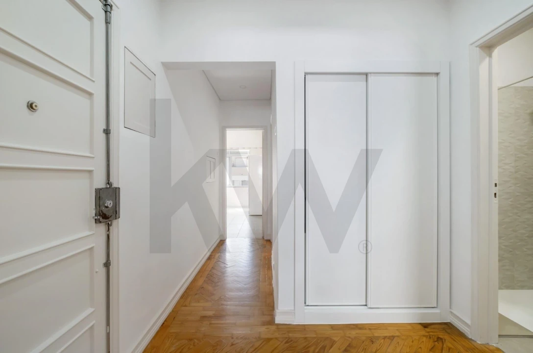 Apartamento T2 para Arrendamento em Algés, Linda-A-Velha e Cruz Quebrada-Dafundo Foto 7