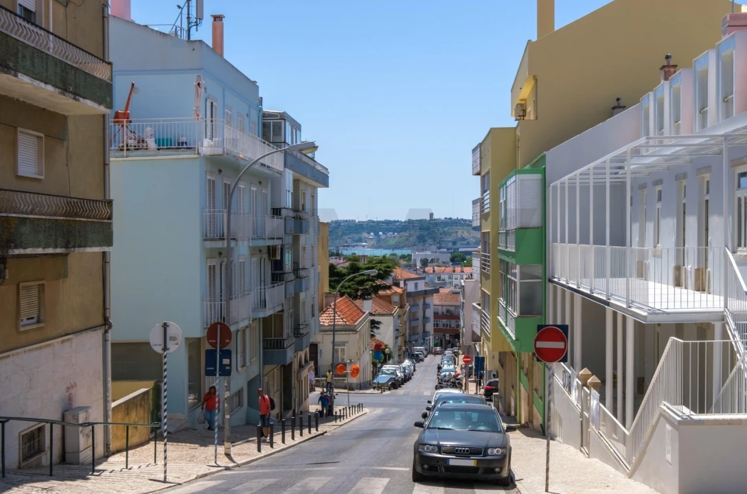 Apartamento T2 para Arrendamento em Algés, Linda-A-Velha e Cruz Quebrada-Dafundo Foto 20