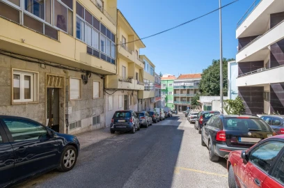 Apartamento T2 para Arrendamento em Algés, Linda-A-Velha e Cruz Quebrada-Dafundo