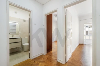 Apartamento T2 para Arrendamento em Algés, Linda-A-Velha e Cruz Quebrada-Dafundo