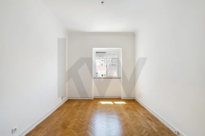 Apartamento T2 para Arrendamento em Algés, Linda-A-Velha e Cruz Quebrada-Dafundo