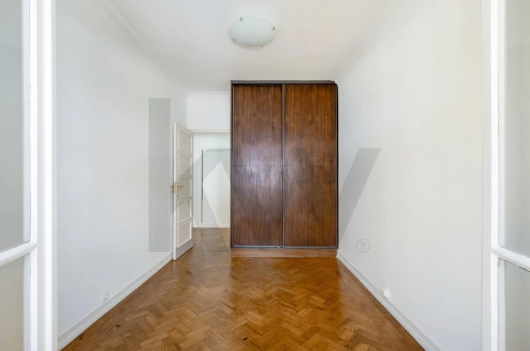 Apartamento T2 para Arrendamento em Algés, Linda-A-Velha e Cruz Quebrada-Dafundo Foto 8