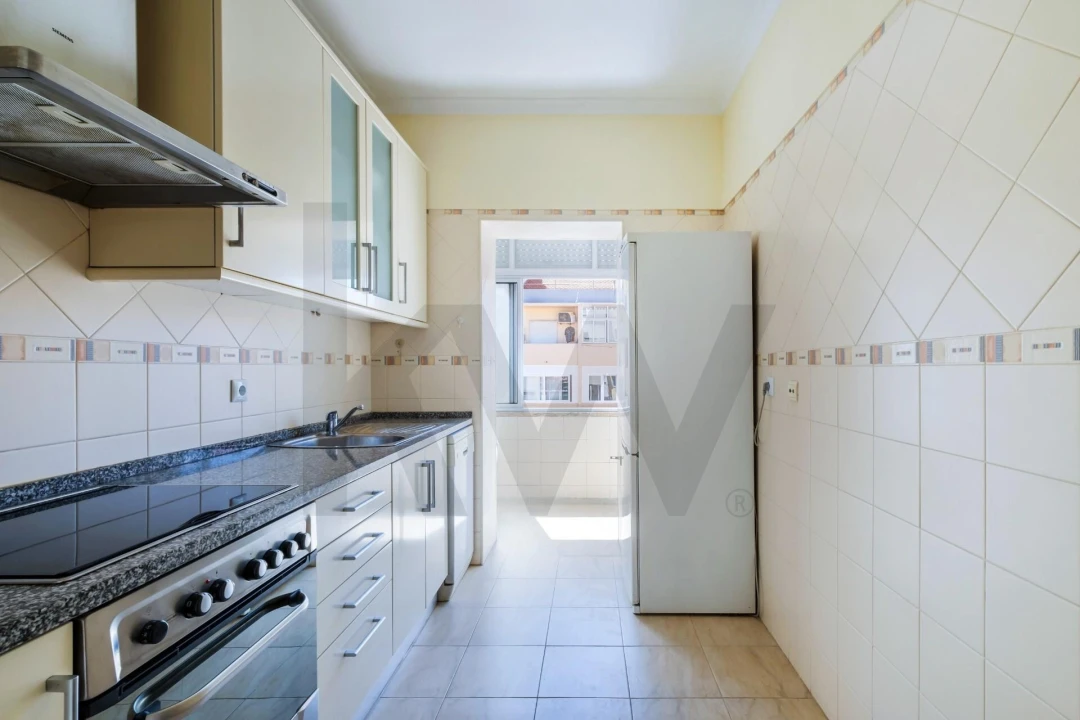 Apartamento T2 para Arrendamento em Algés, Linda-A-Velha e Cruz Quebrada-Dafundo Foto 2
