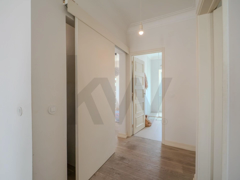 Apartamento T3 para Venda em Campolide Foto 12