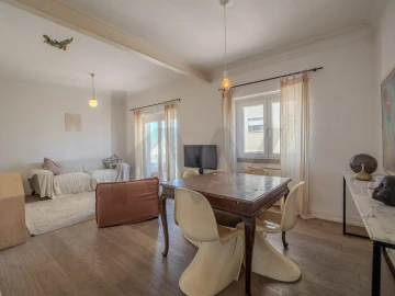 Apartamento T3 para Venda em Campolide