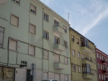 Apartamento T3 para Venda em Campolide