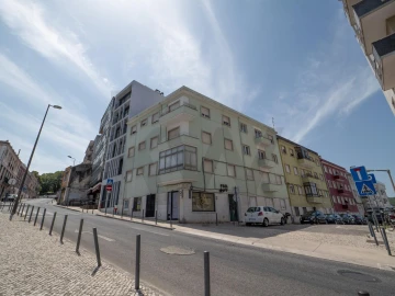 Apartamento T3 para Venda em Campolide