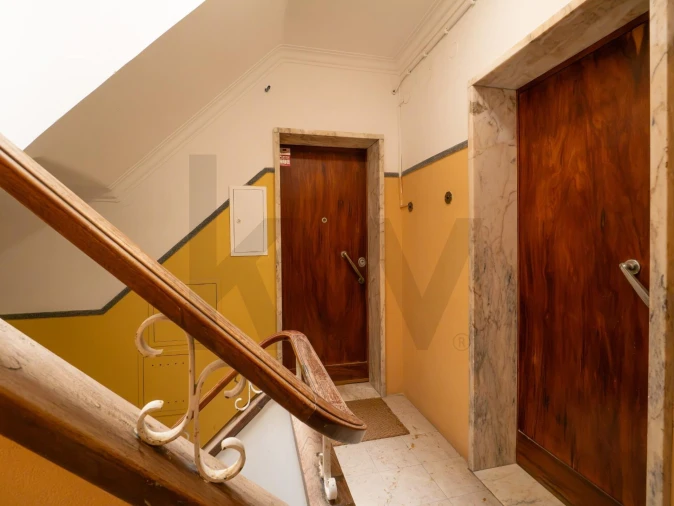 Apartamento T3 para Venda em Campolide Foto 21