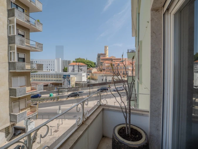 Apartamento T3 para Venda em Campolide Foto 11