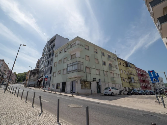 Apartamento T3 para Venda em Campolide Foto 22