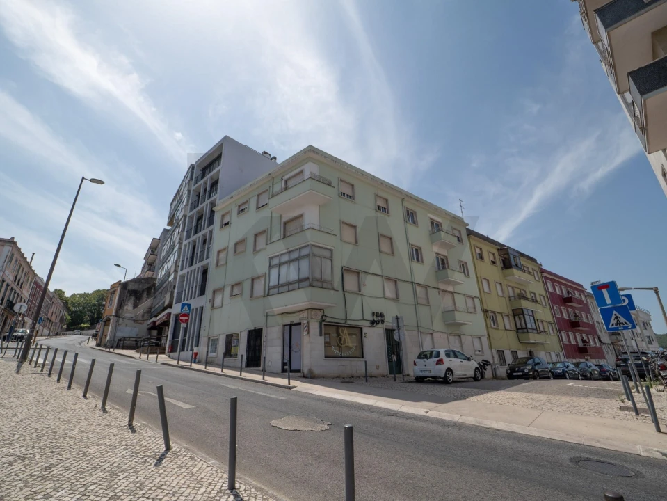Apartamento T3 para Venda em Campolide Foto 22