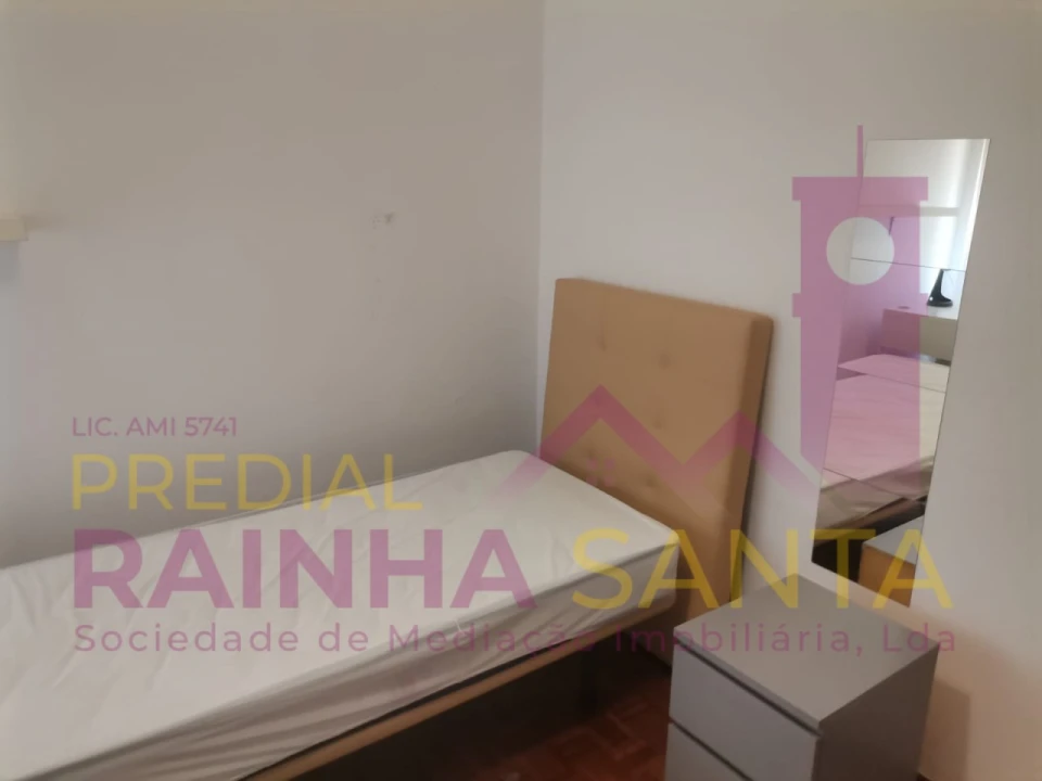 Quarto para Arrendamento em Sé Nova, Santa Cruz, Almedina e São Bartolomeu Foto 3