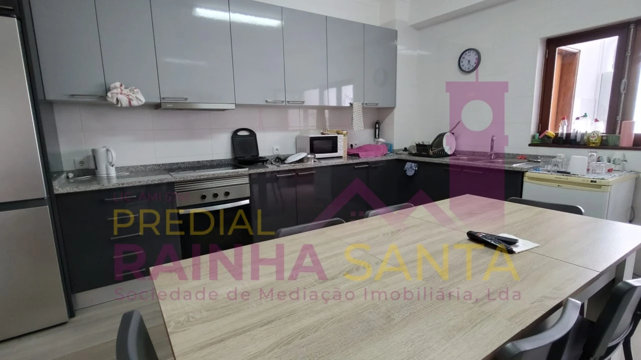 Quarto para Arrendamento em Sé Nova, Santa Cruz, Almedina e São Bartolomeu Foto 6