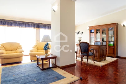 Moradia T6 para Venda em Figueiras e Covas