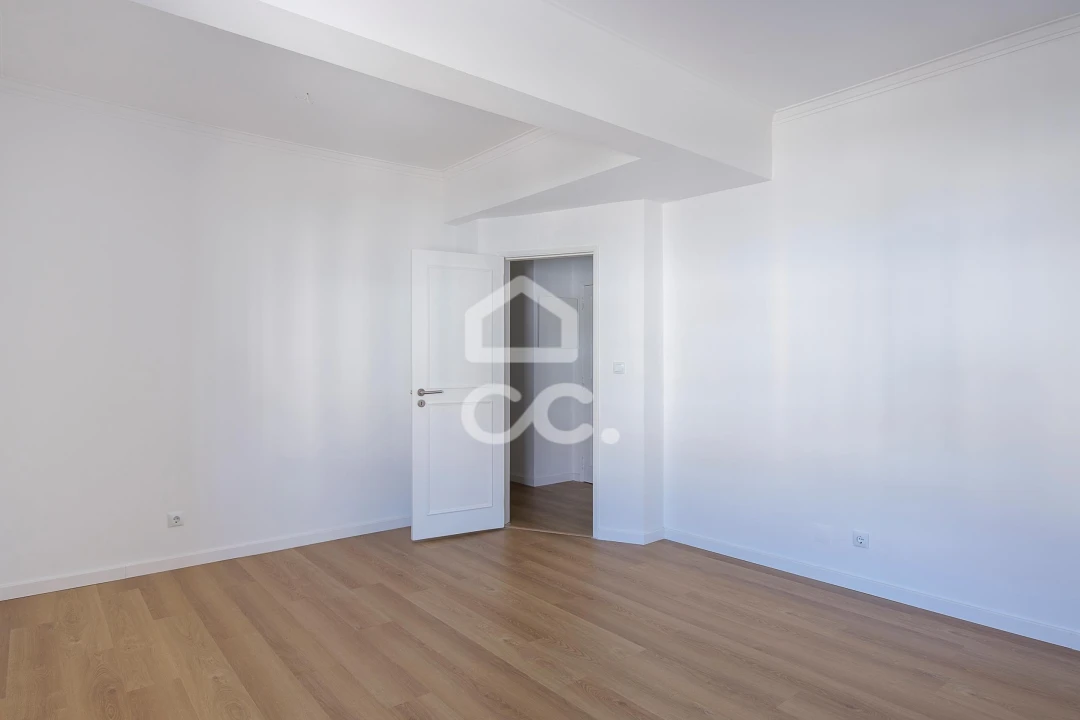 Apartamento T1 para Venda em Amora Foto 17