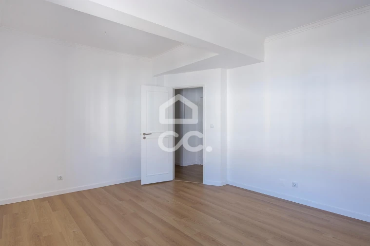 Apartamento T1 para Venda em Amora Foto 17