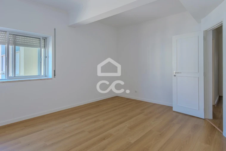 Apartamento T1 para Venda em Amora Foto 16