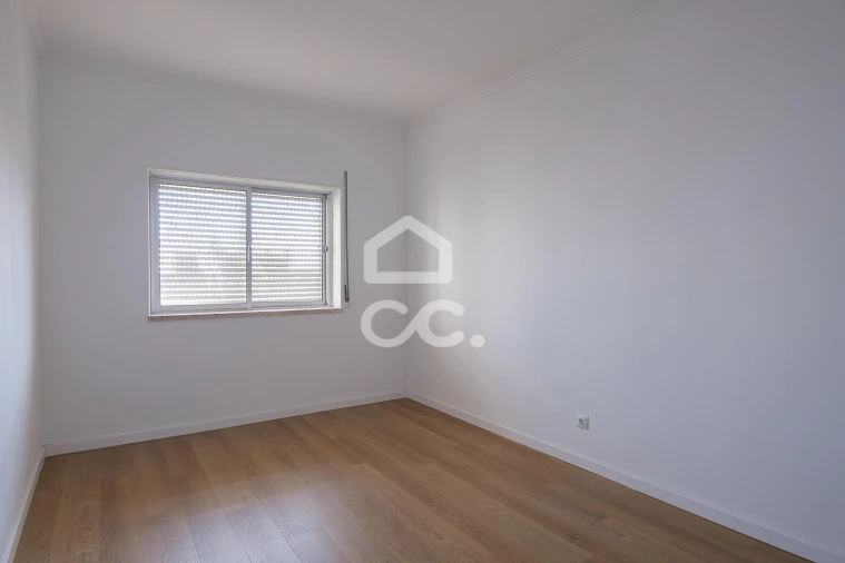 Apartamento T1 para Venda em Amora Foto 12