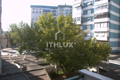 Apartamento T3 para Venda em Carnaxide e Queijas