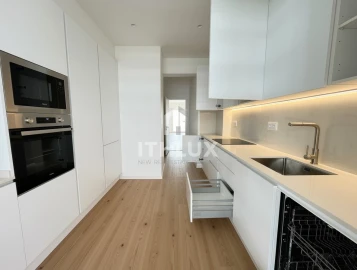 Apartamento T3 para Venda em Carnaxide e Queijas