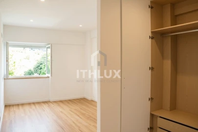 Apartamento T3 para Venda em Carnaxide e Queijas