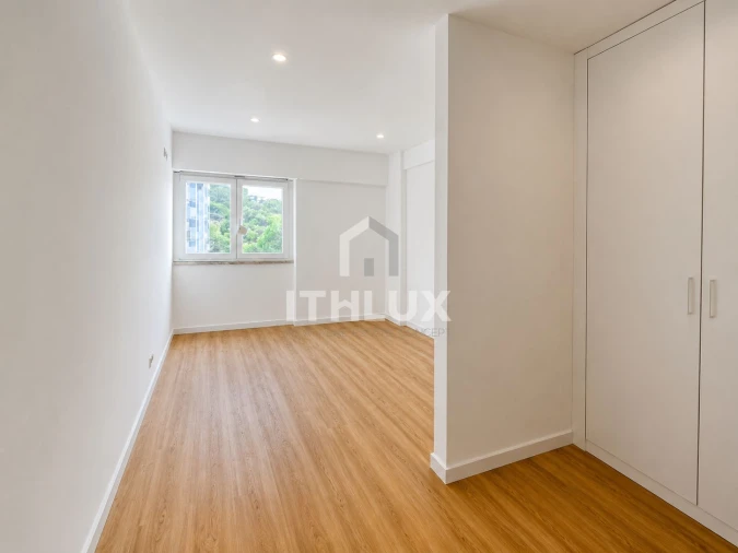Apartamento T3 para Venda em Carnaxide e Queijas Foto 42