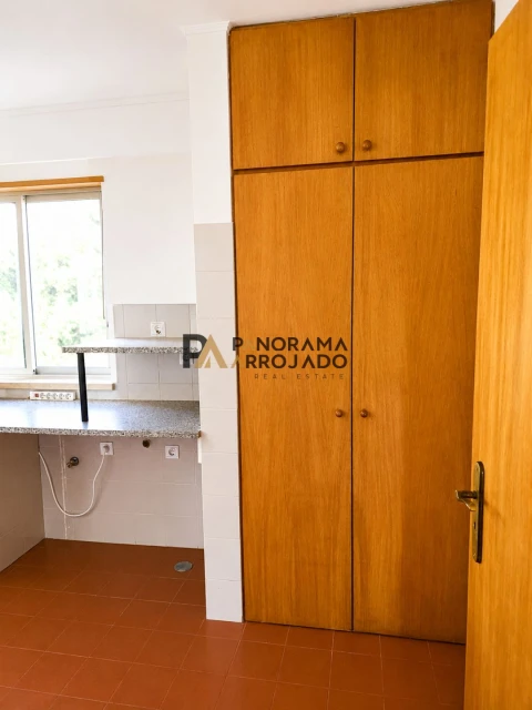 Apartamento T3 para Venda em Caparica e Trafaria
