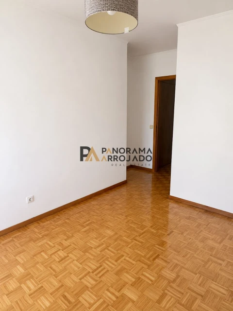 Apartamento T3 para Venda em Caparica e Trafaria