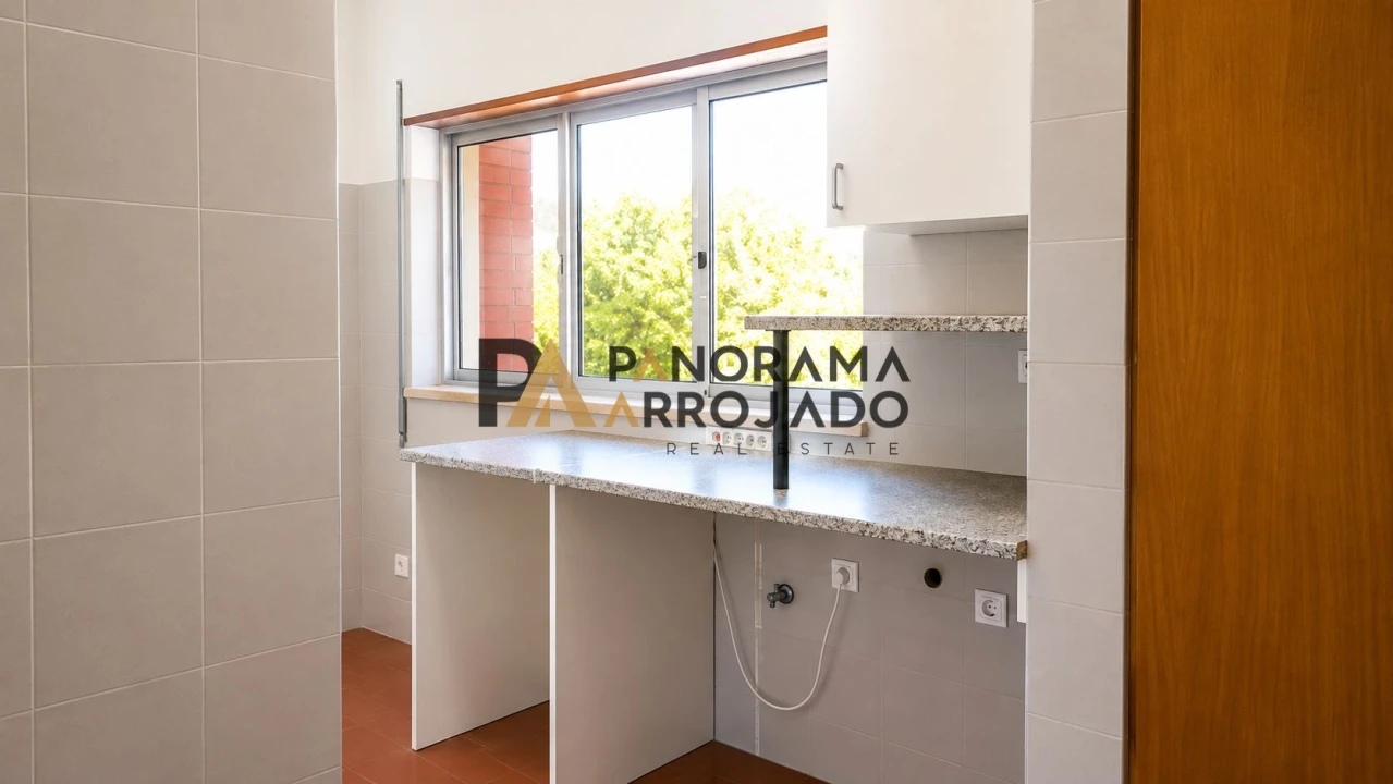 Apartamento T3 para Venda em Caparica e Trafaria Foto 3