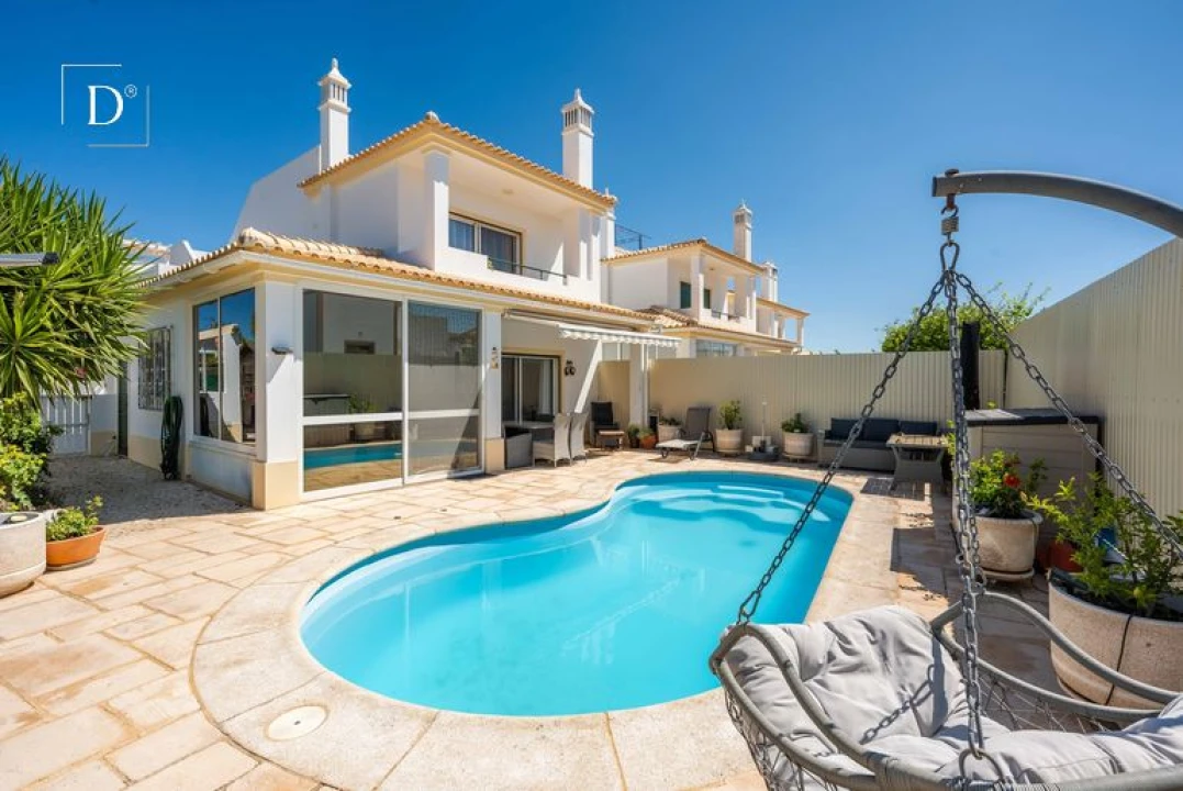 Moradia T3 para Venda em Albufeira e Olhos de Água Foto 1