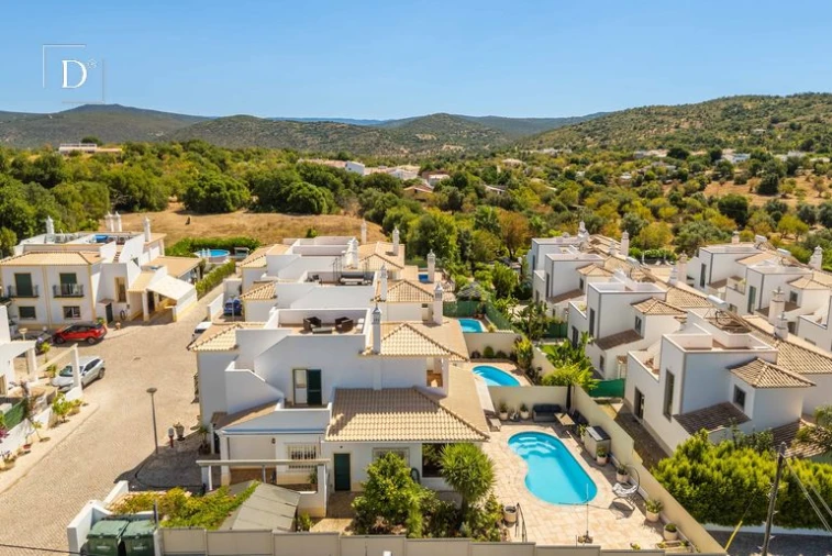 Moradia T3 para Venda em Albufeira e Olhos de Água Foto 23
