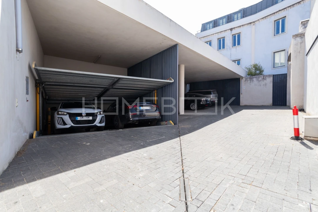 Apartamento T2 para Arrendamento em Santo António Foto 40