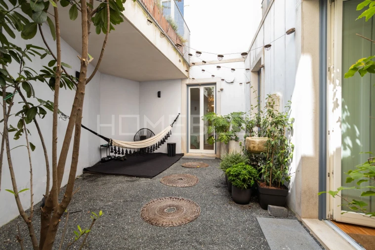 Apartamento T2 para Arrendamento em Santo António Foto 24