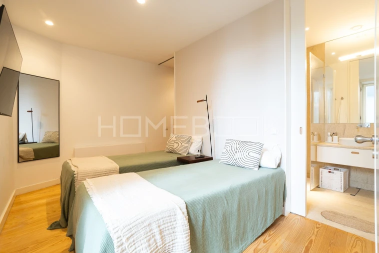 Apartamento T2 para Arrendamento em Santo António Foto 15
