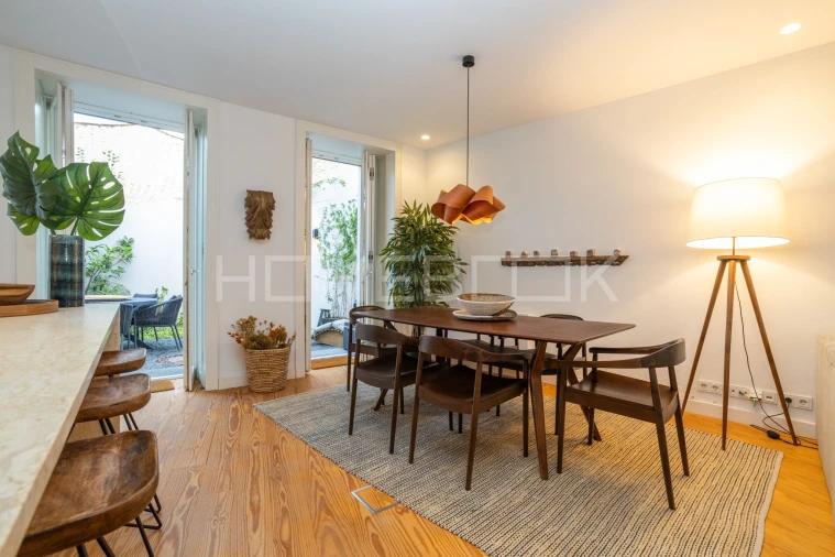Apartamento T2 para Arrendamento em Santo António Foto 2