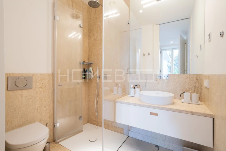 Apartamento T2 para Arrendamento em Santo António Foto 18