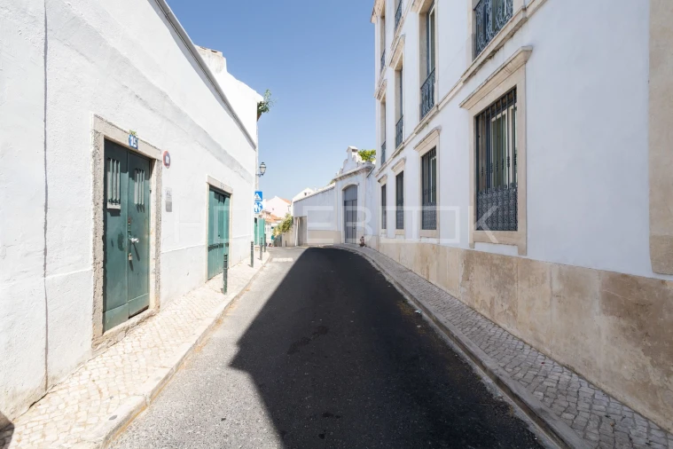 Apartamento T2 para Arrendamento em Santo António Foto 39