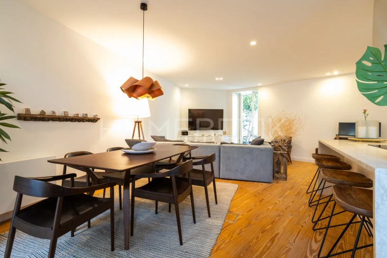 Apartamento T2 para Arrendamento em Santo António Foto 3