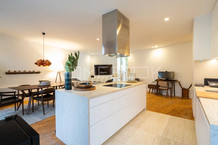 Apartamento T2 para Arrendamento em Santo António Foto 5