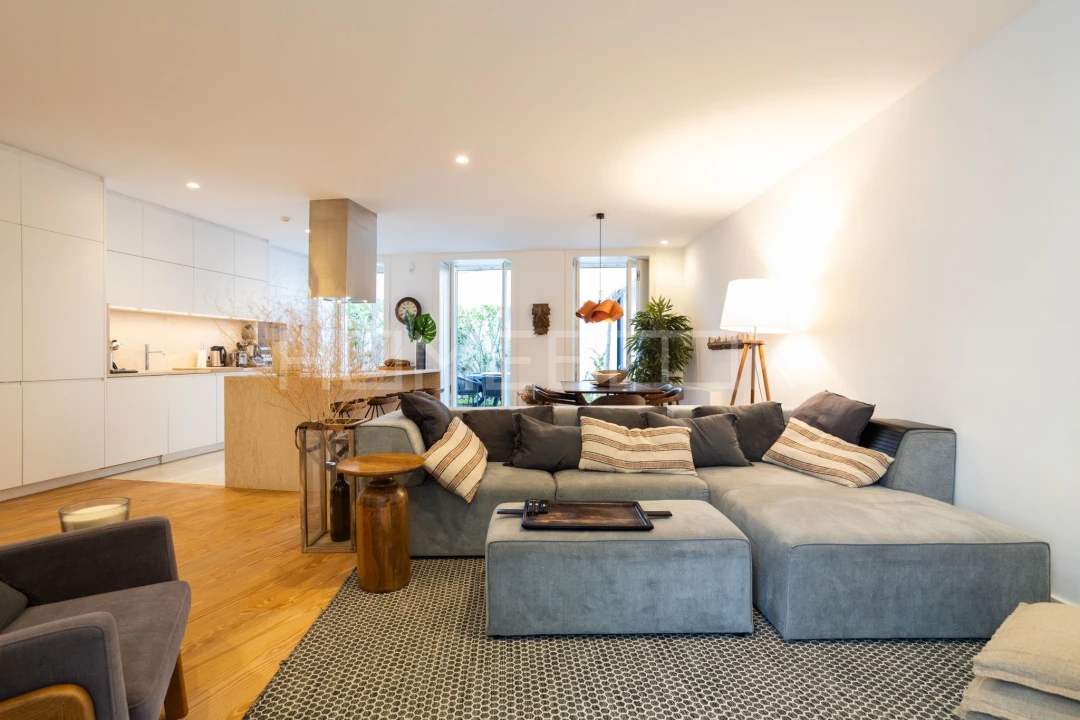 Apartamento T2 para Arrendamento em Santo António Foto 1