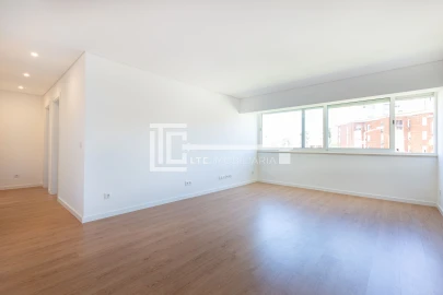 Apartamento T2 para Venda em Odivelas