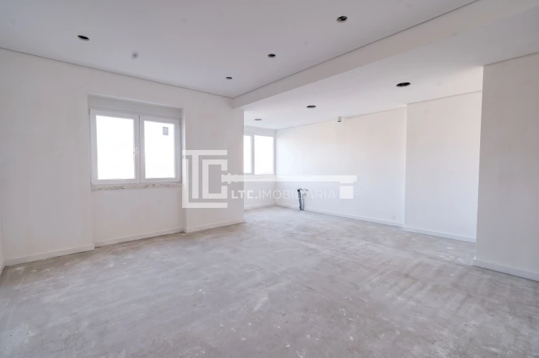 Apartamento T2 para Venda em Odivelas Foto 9